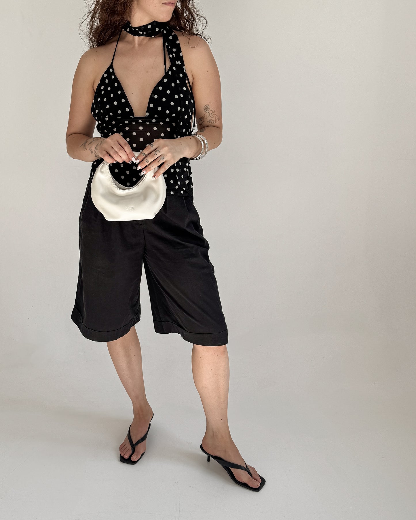 ONE. HASE mini off - white