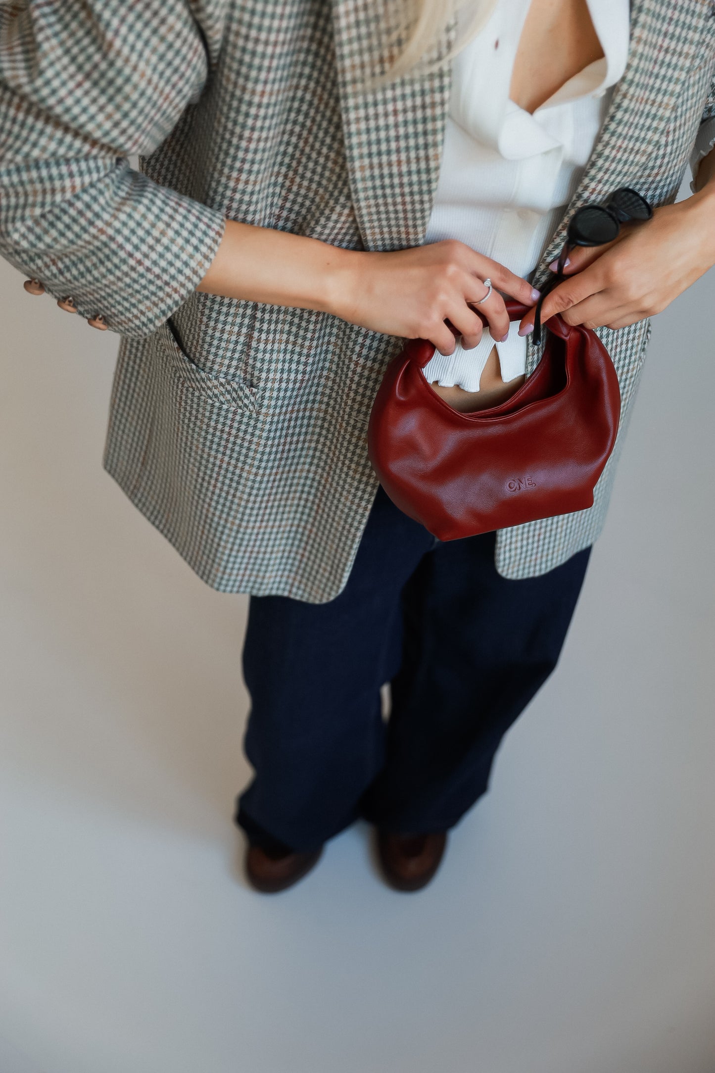 ONE. HASE mini vin rouge