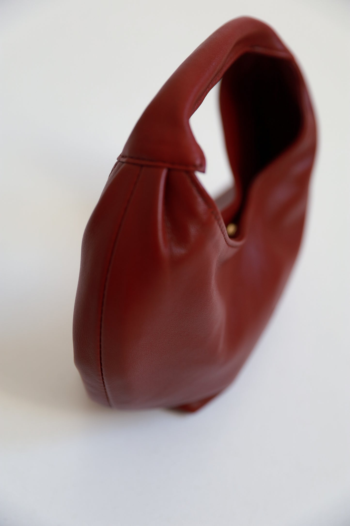 ONE. HASE mini vin rouge