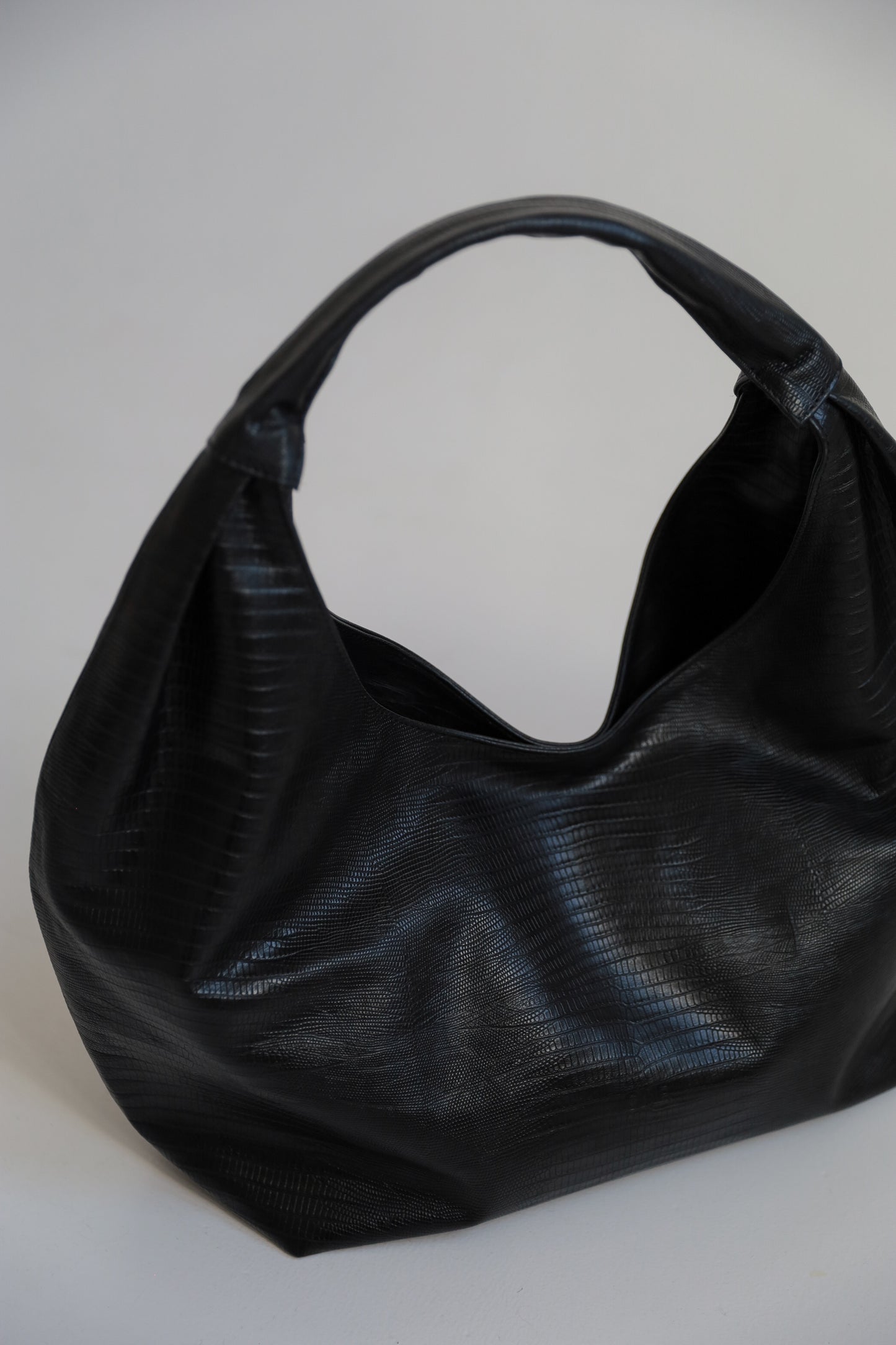 ONE. HASE maxi lizard