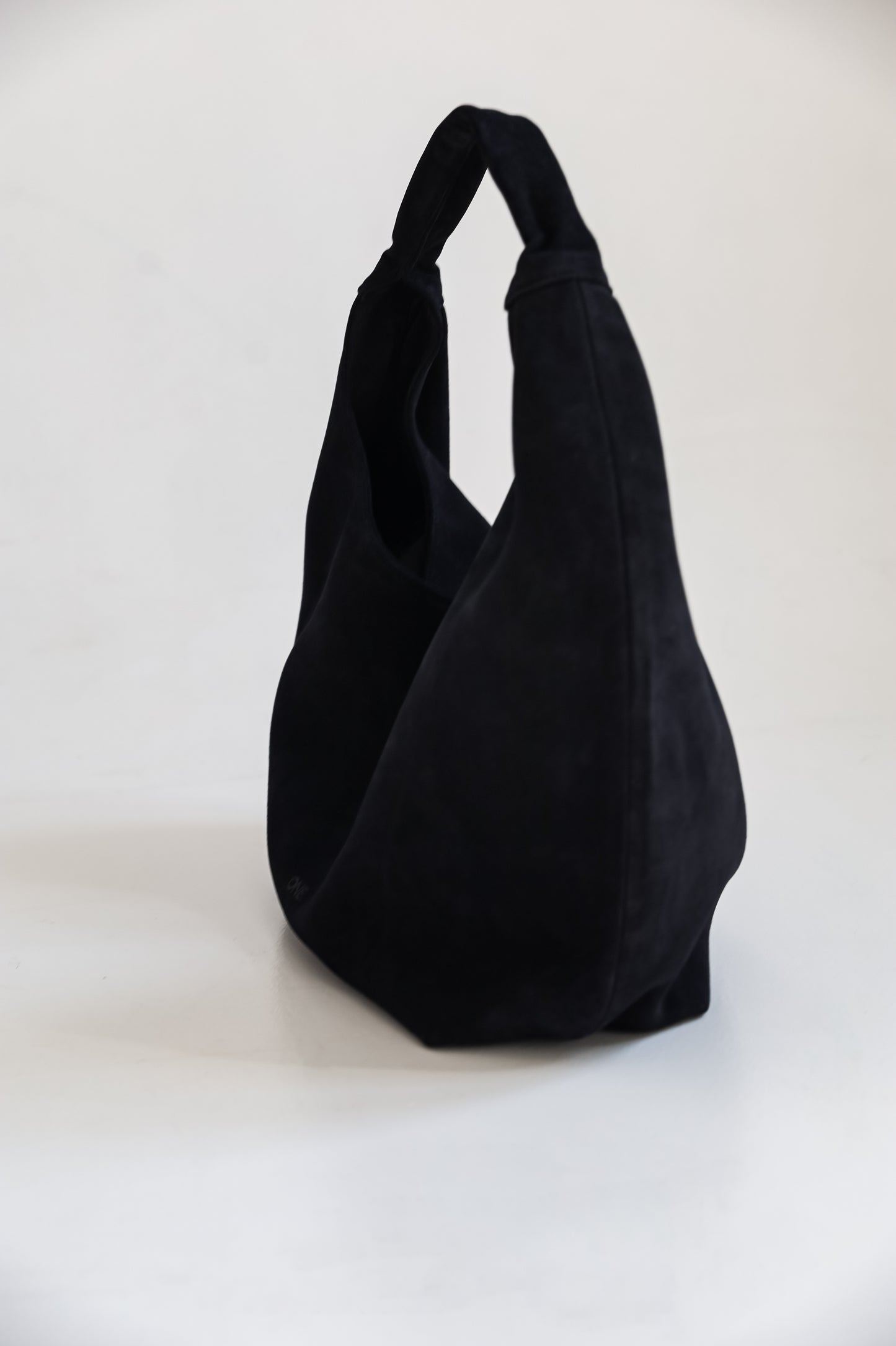 ONE. HASE maxi black suede (slow drop)