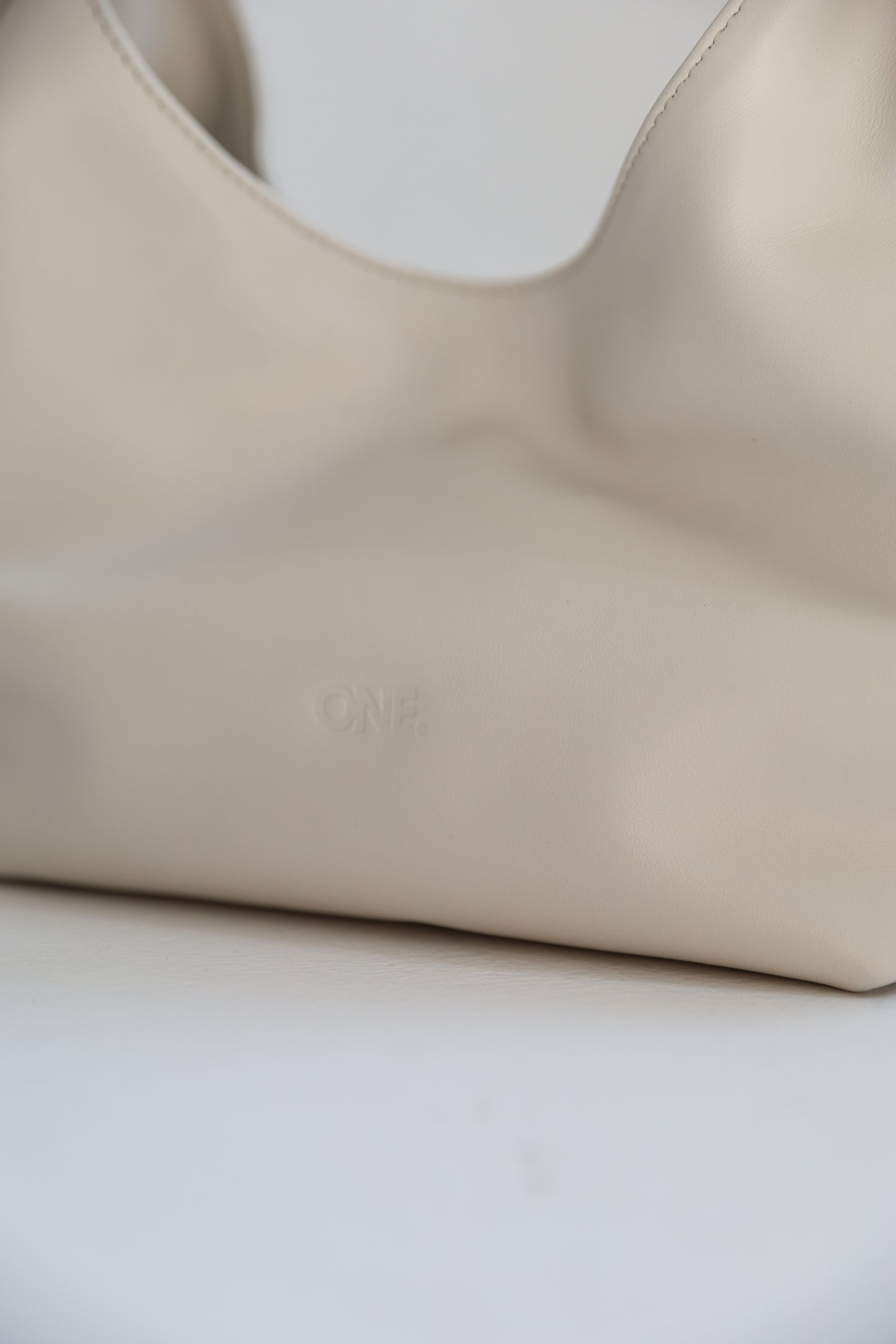 ONE. hase midi off - white