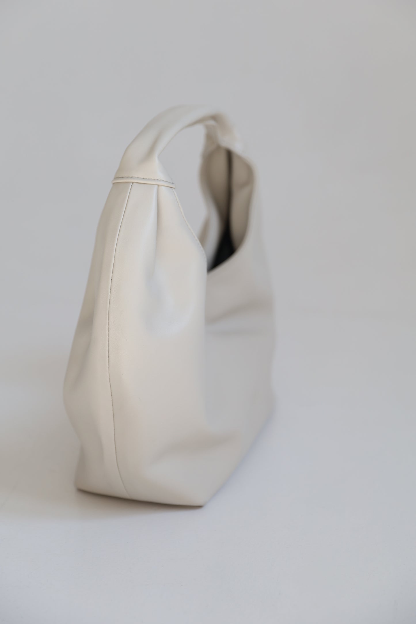 ONE. hase midi off - white