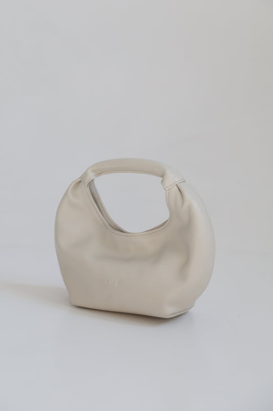 ONE. HASE mini off - white