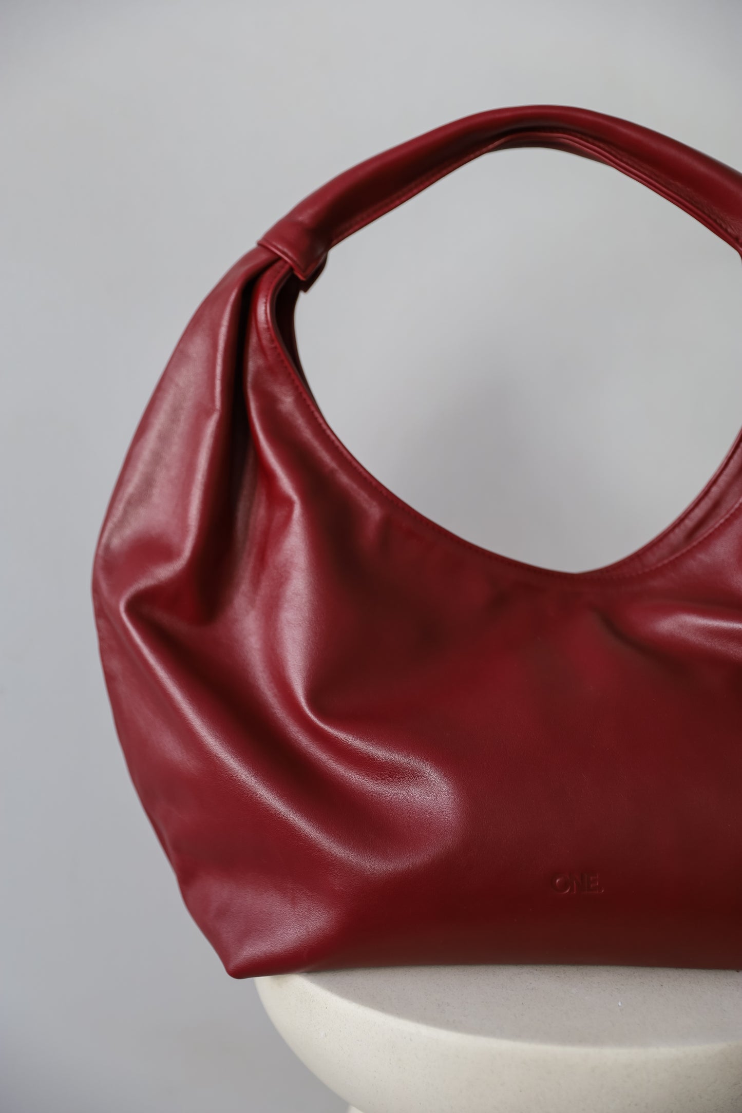 ONE. HASE maxi vin rouge