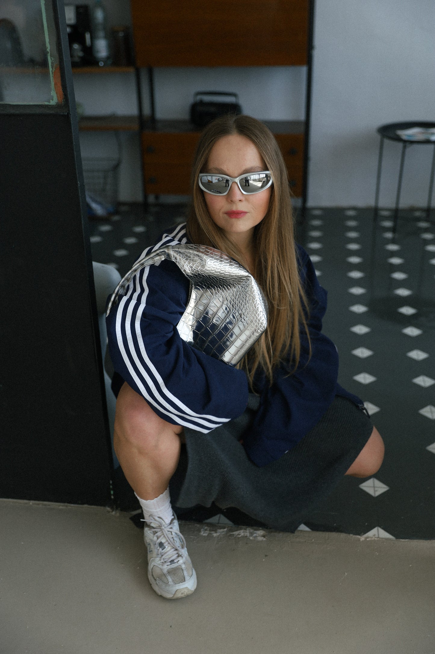 ONE. hase midi antique silver