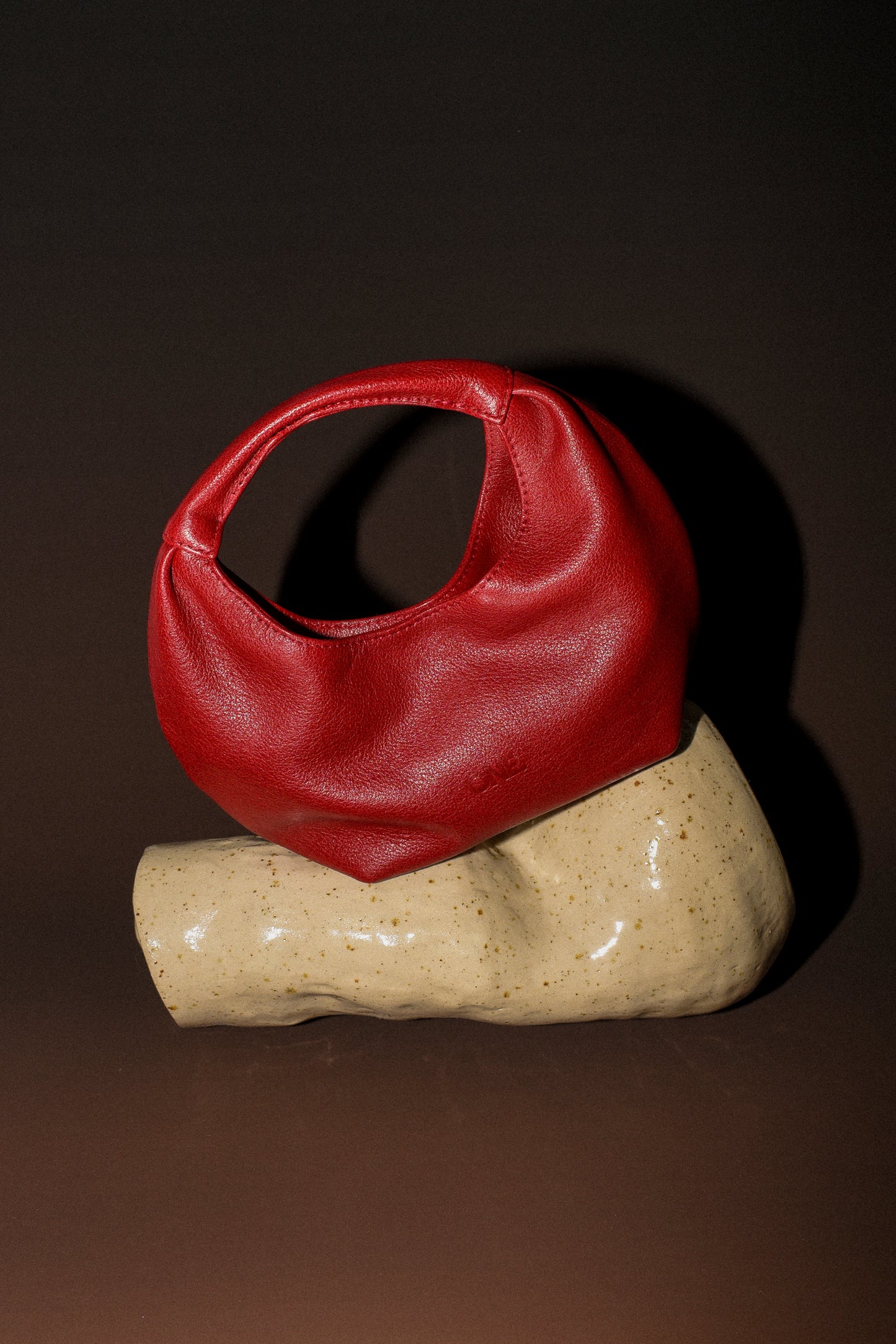 ONE. HASE mini dark red