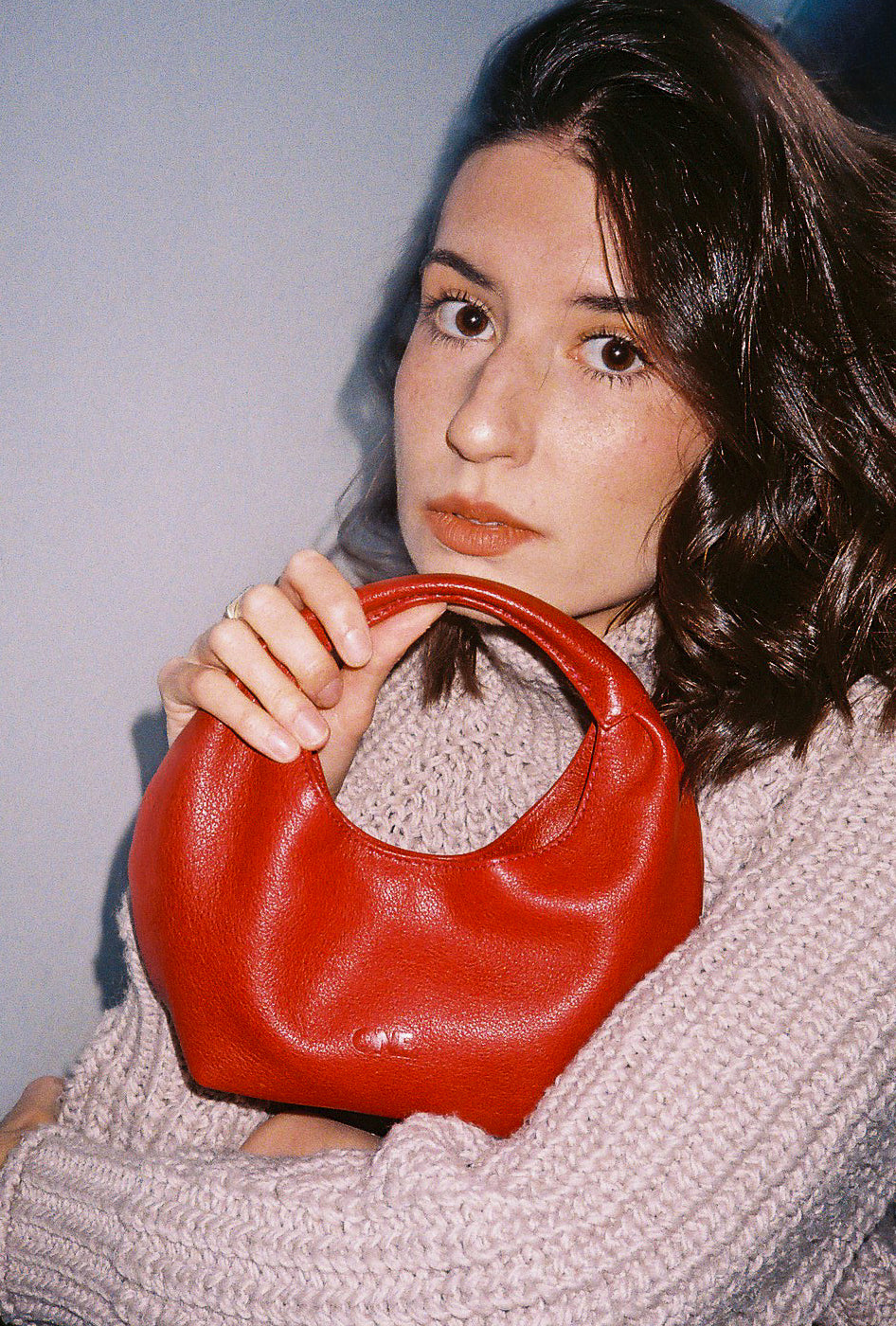 ONE. HASE mini dark red